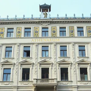 https://netizen-budapest-centre.inbudapesthotels.com